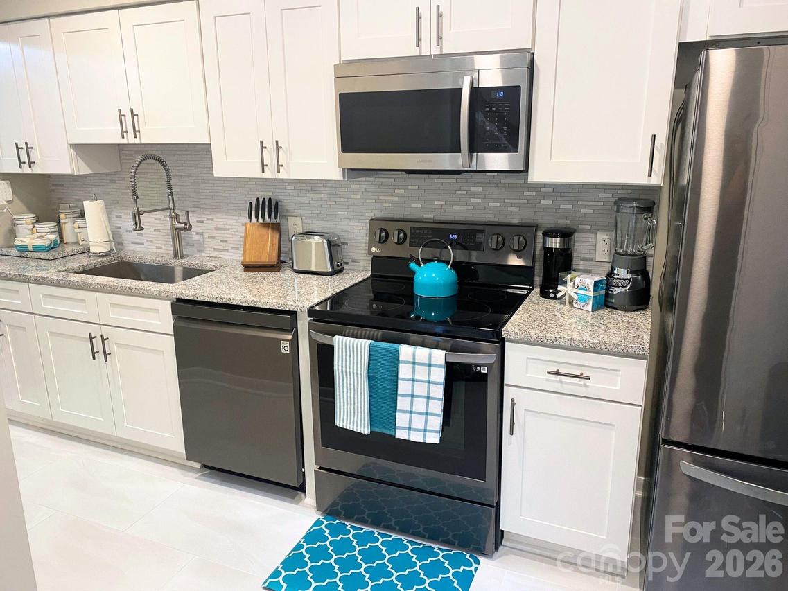 3108 Heathstead Pl., Charlotte, NC 28210