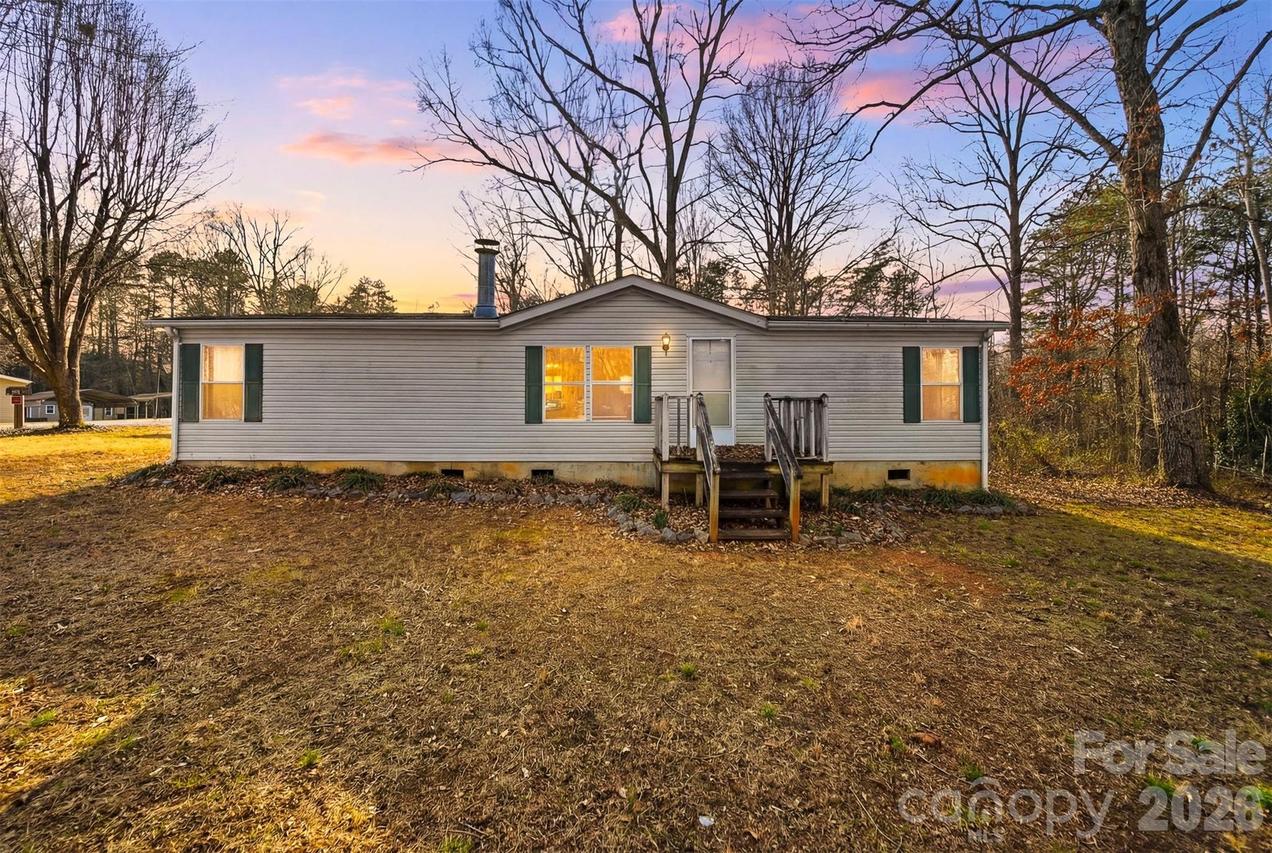 109 10th St., Hildebran, NC 28637