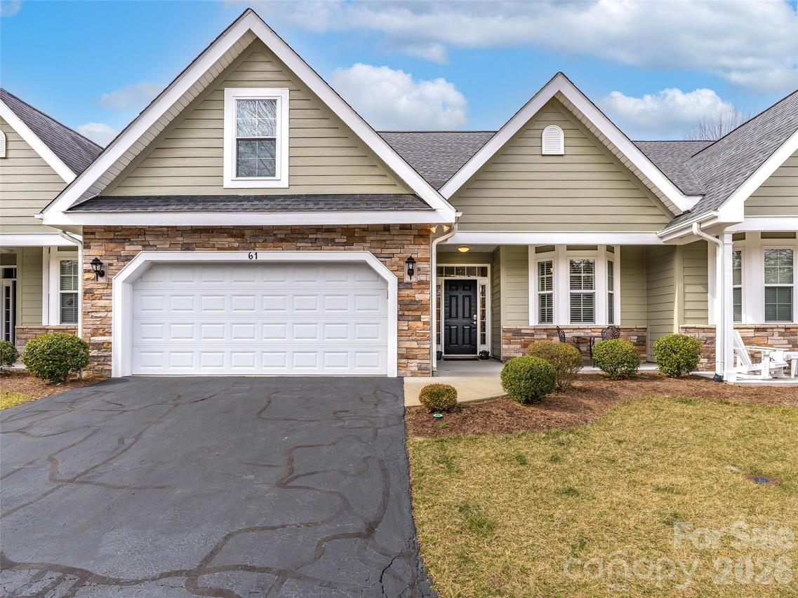 61 Blythe Commons Ct., Hendersonville, NC 28791