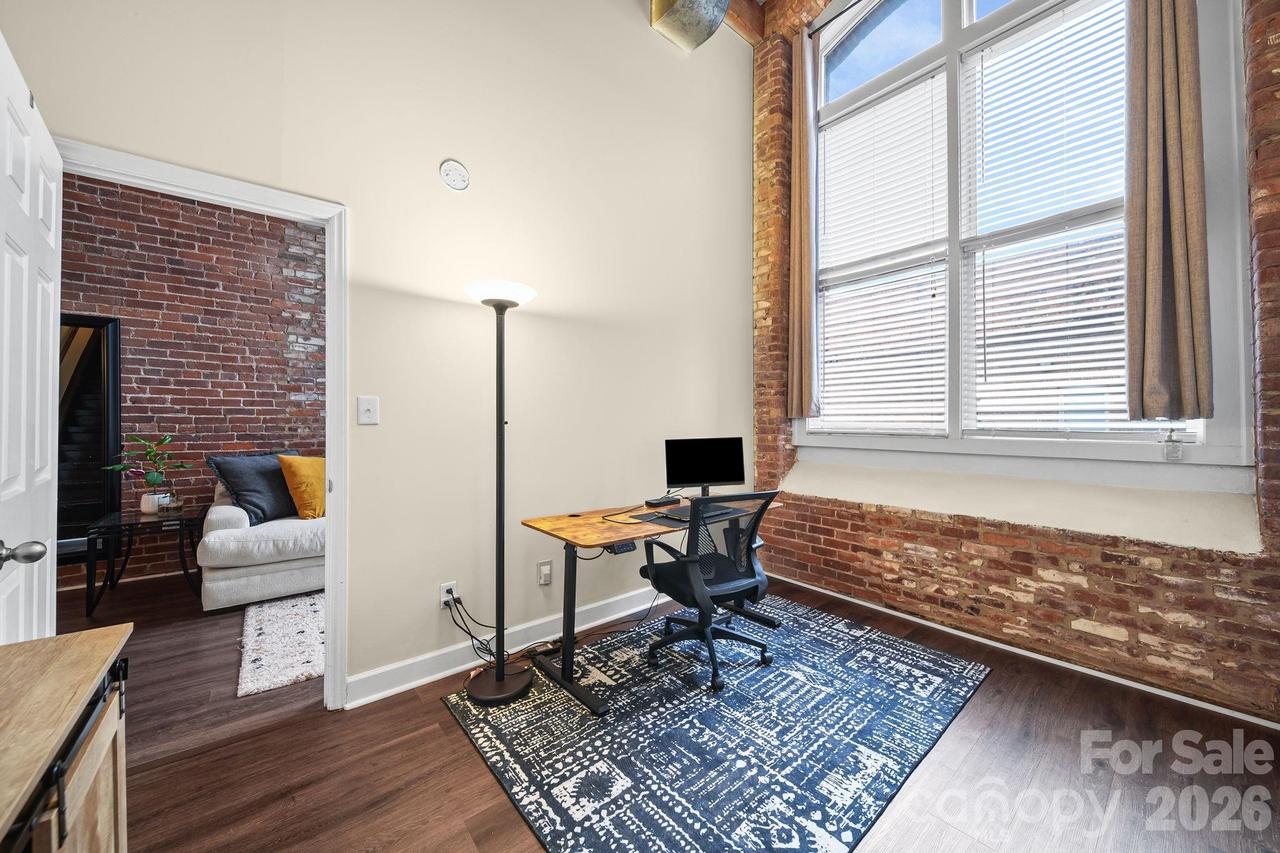 201 S Hoskins Rd. #129, Charlotte, NC 28208