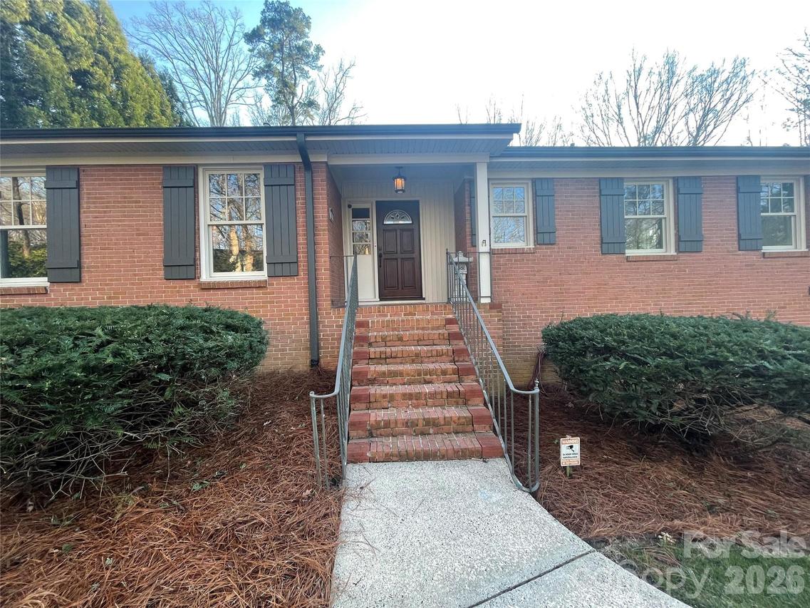 470 Livingston Dr., Charlotte, NC 28211