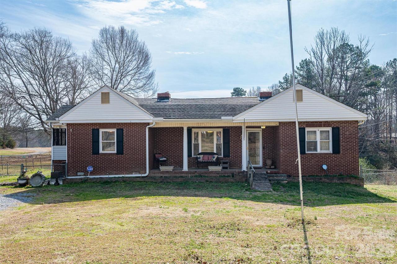 3325 Fairview Dr., Gastonia, NC 28052
