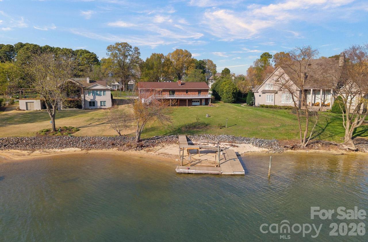 18726 Bluff Point Rd., Cornelius, NC 28031