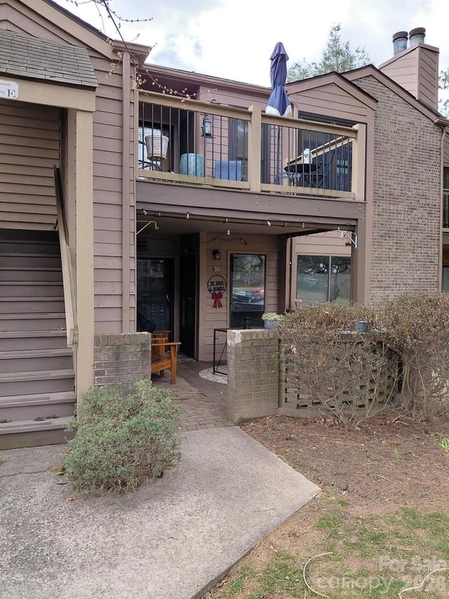 36 Ravencroft Ln., Asheville, NC 28803