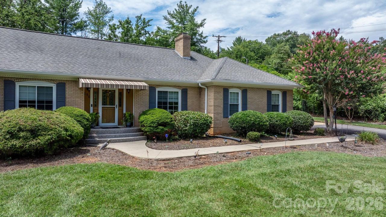 190 Moretz Ct., Hickory, NC 28601
