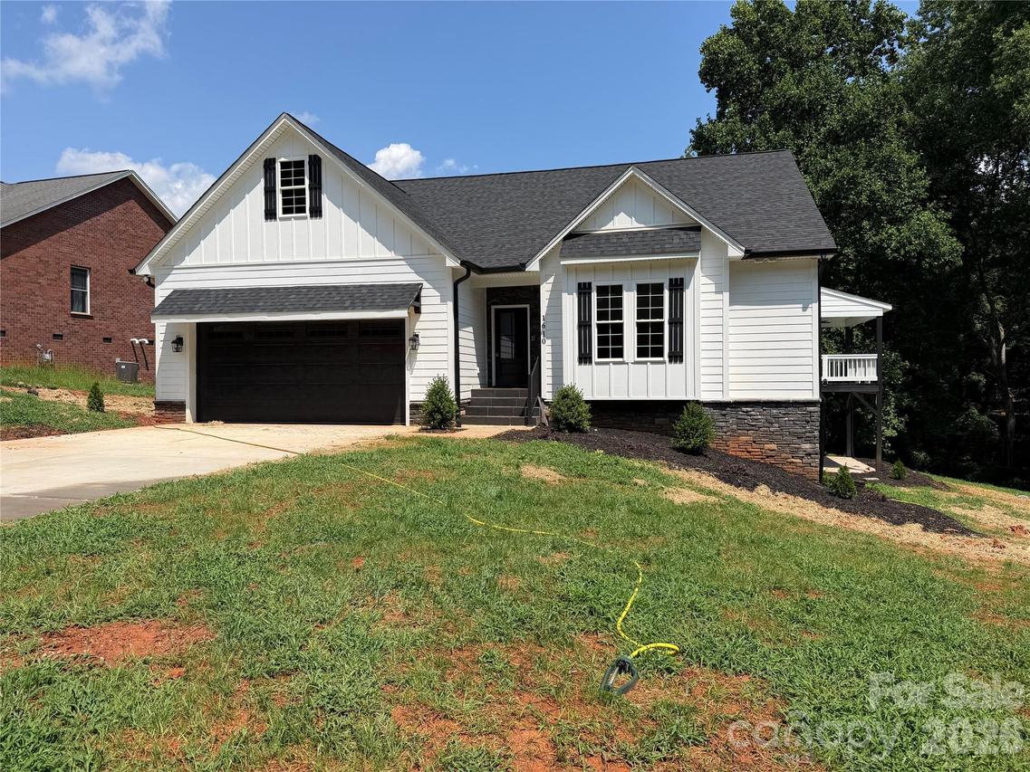 1610 Summerlin Pl., Newton, NC 28658