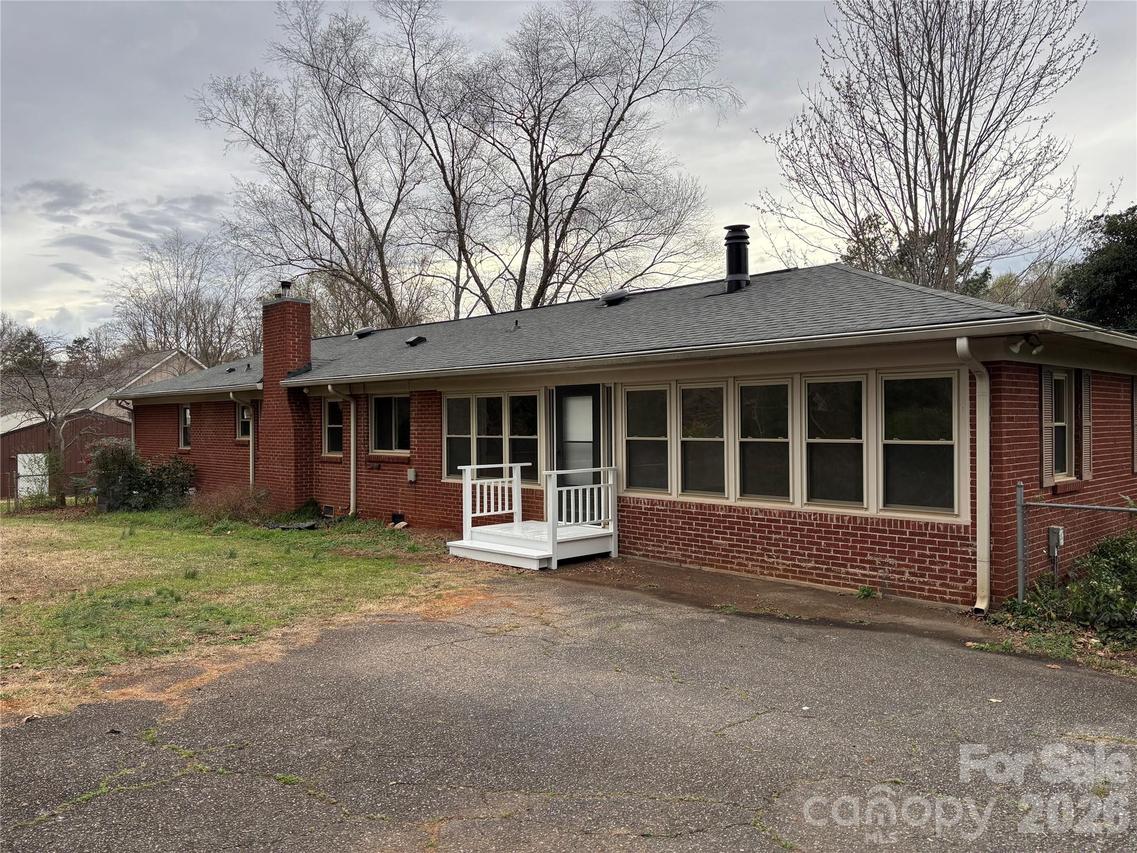 9436 Glen Brook Dr., Charlotte, NC 28215