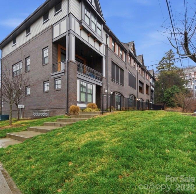 3018 Kalex Ct., Charlotte, NC 28204