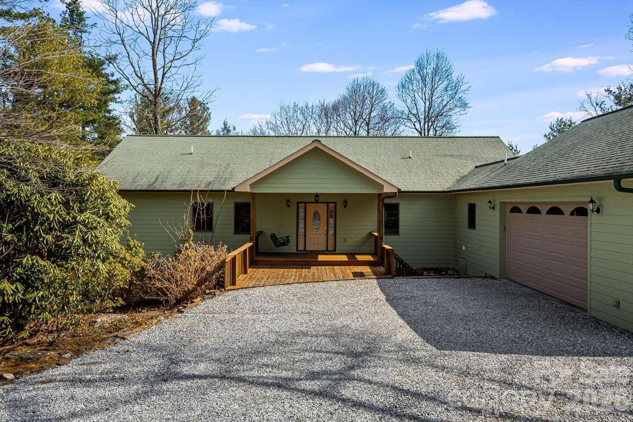 20 Stony Crest Dr., Spruce Pine, NC 28777
