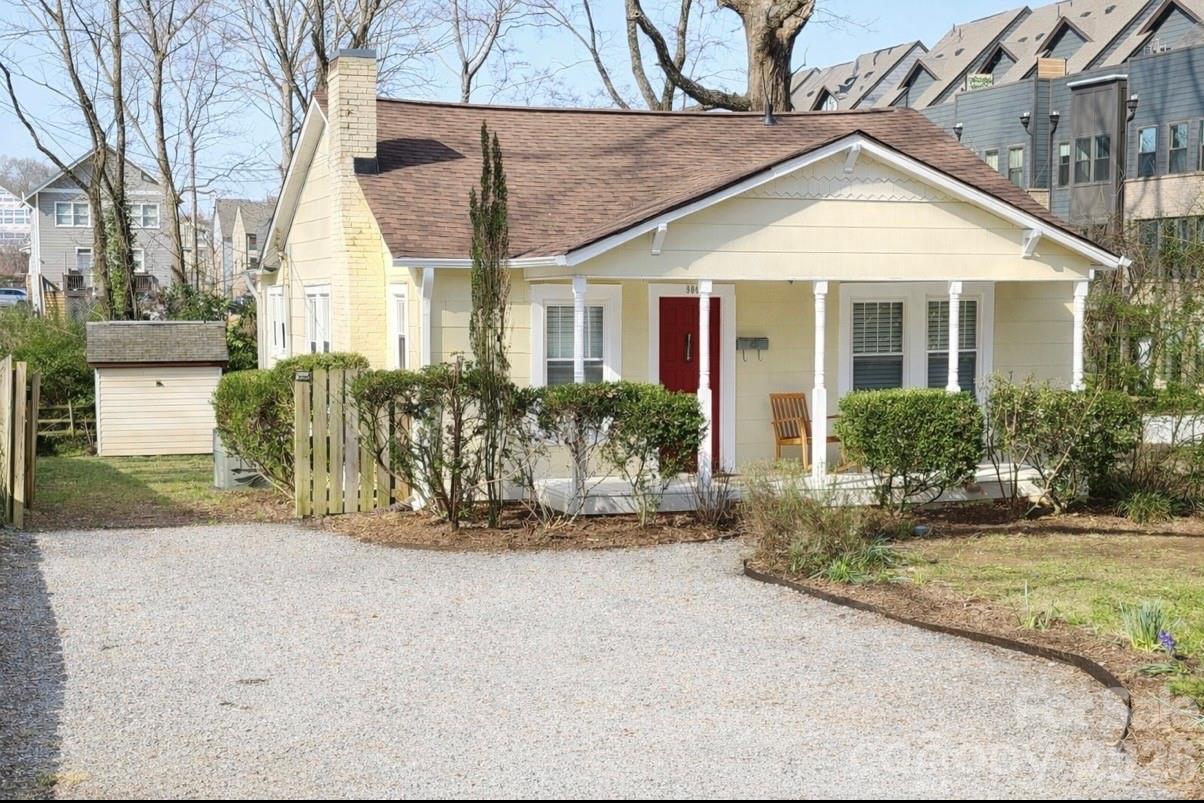 900 Sweetbriar St., Charlotte, NC 28205