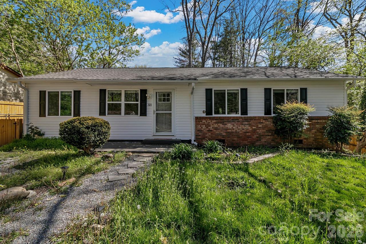 321 Melody Cir., Swannanoa, NC 28778
