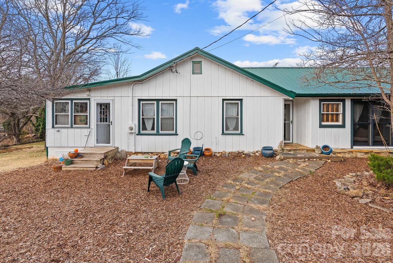 271 Pisgah View Rd., Asheville, NC 28806