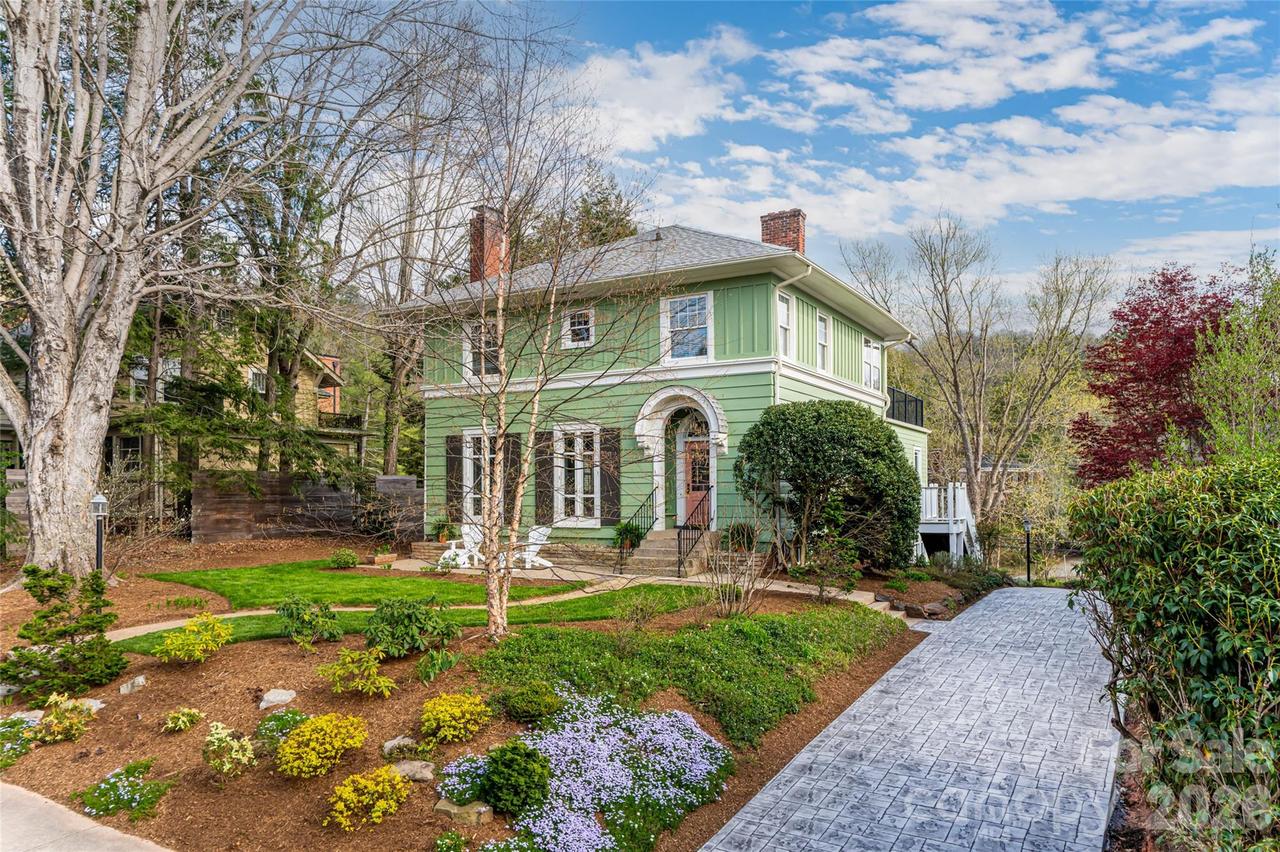 18 Edgemont Rd., Asheville, NC 28801