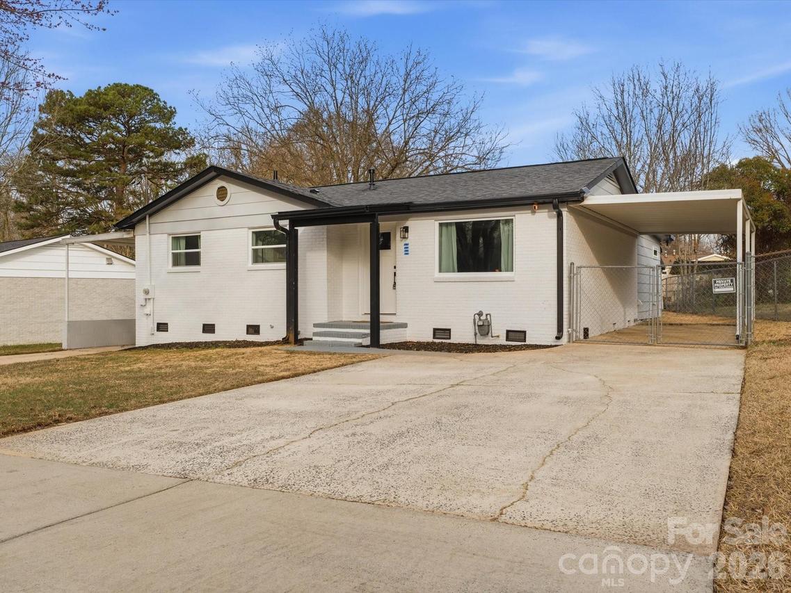 9243 Edgevale Dr., Charlotte, NC 28216