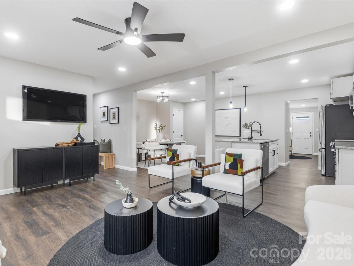 9243 Edgevale Dr., Charlotte, NC 28216