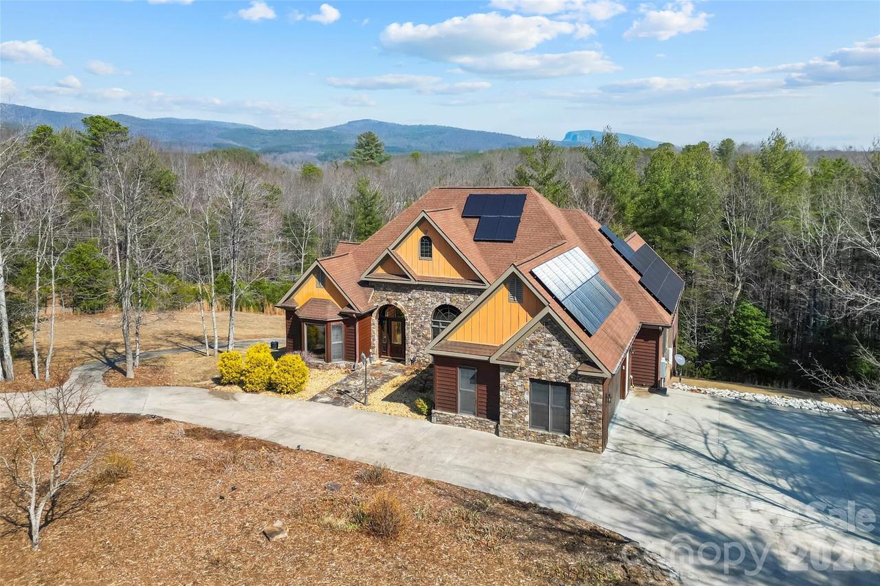 293 Bear Cliff Dr., Nebo, NC 28761