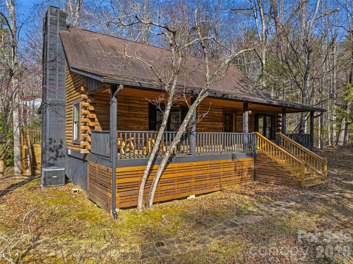 55 Valley Ln., Pisgah Forest, NC 28768
