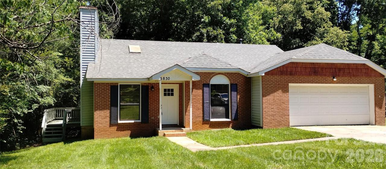 5830 Stone Bluff Ct., Charlotte, NC 28214