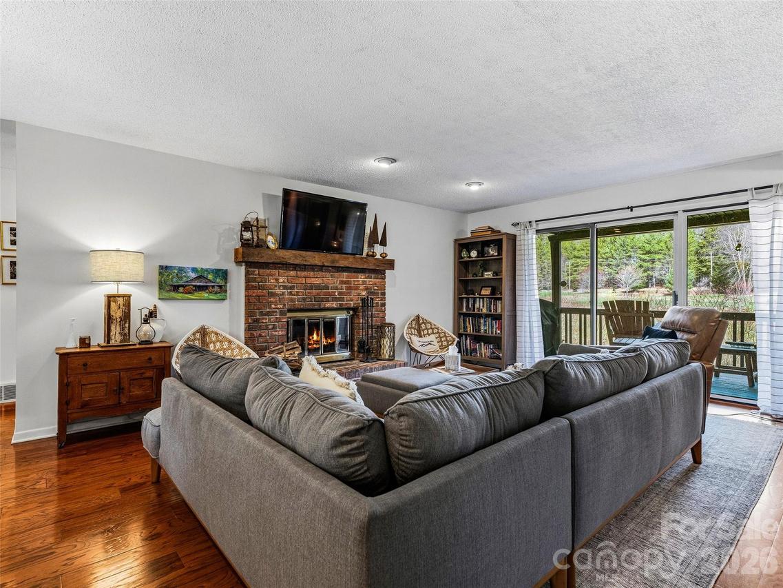 15 Gold Finch Ct., Brevard, NC 28712