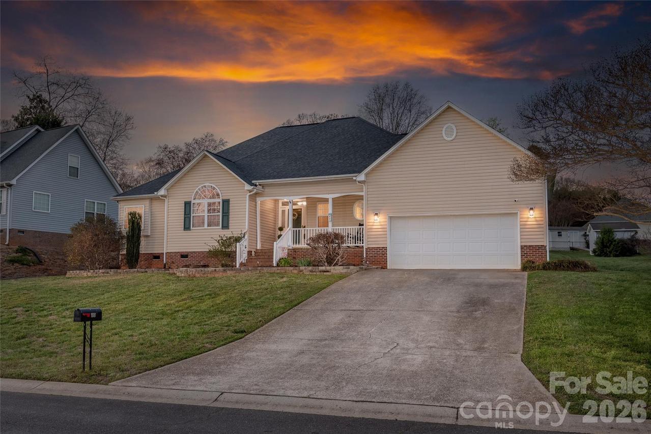 108 Deerfield Dr., Mount Holly, NC 28120