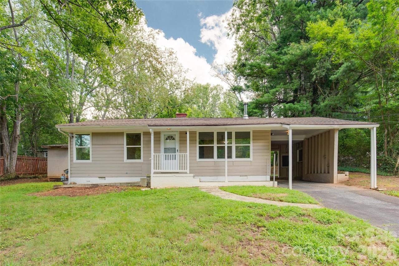 49 First St., Asheville, NC 28803