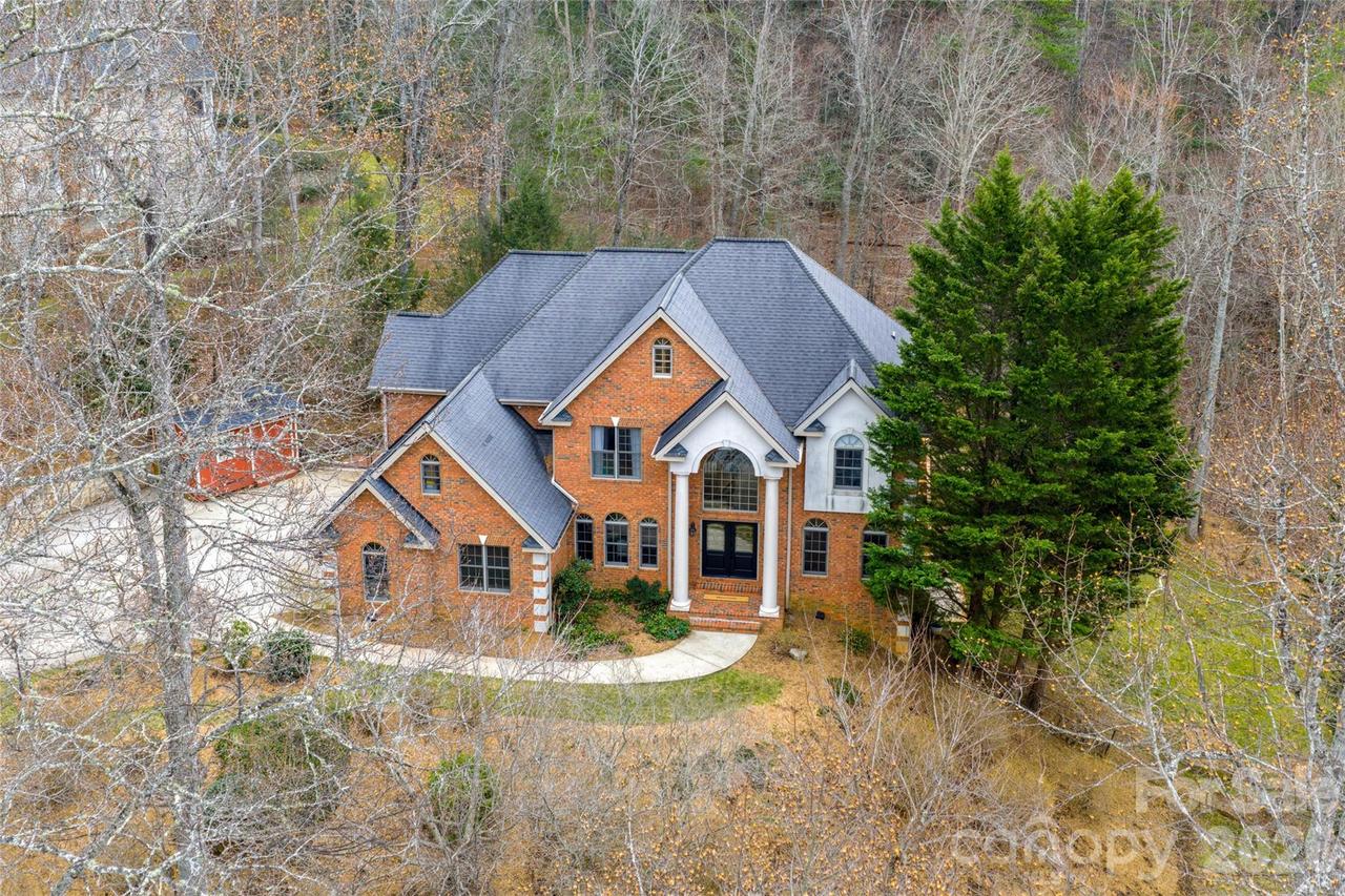 39 Windover Dr., Asheville, NC 28803