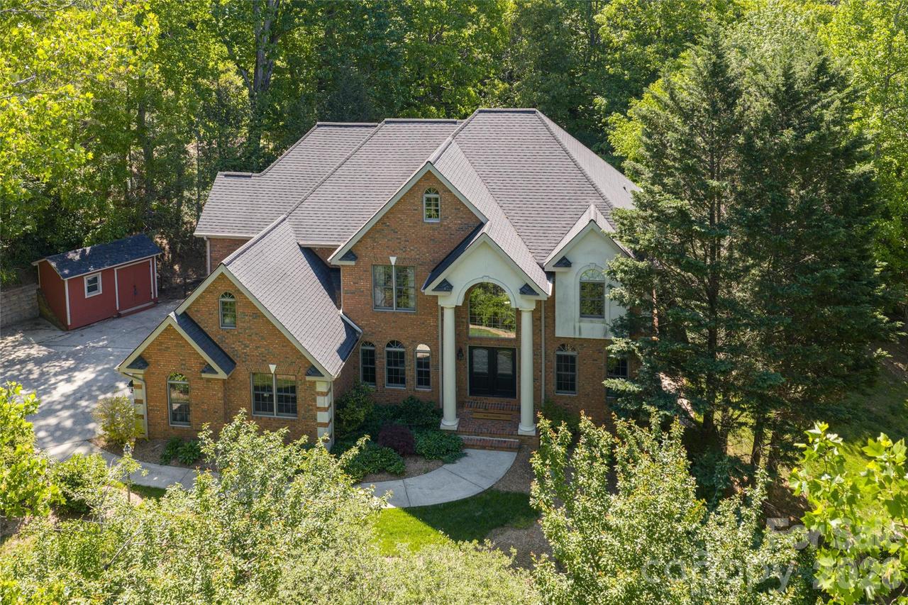 39 Windover Dr., Asheville, NC 28803