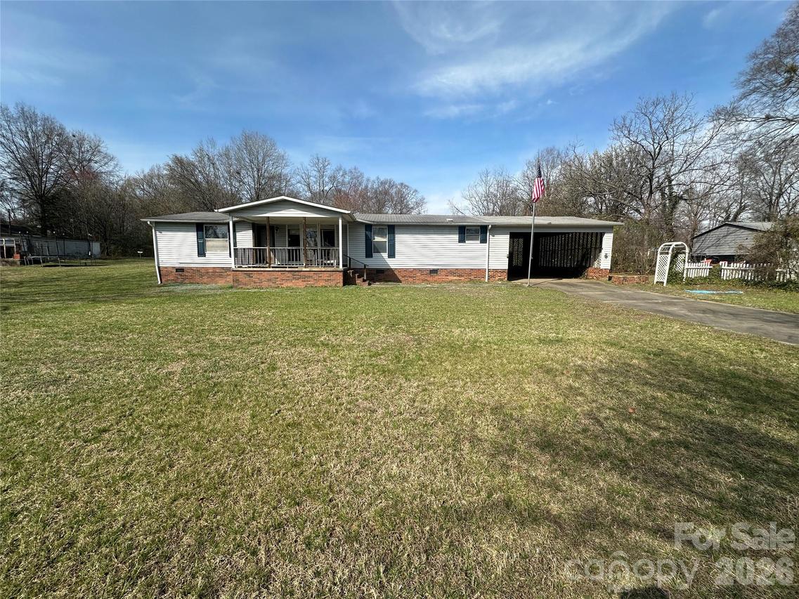 206 6th St., Taylorsville, NC 28681