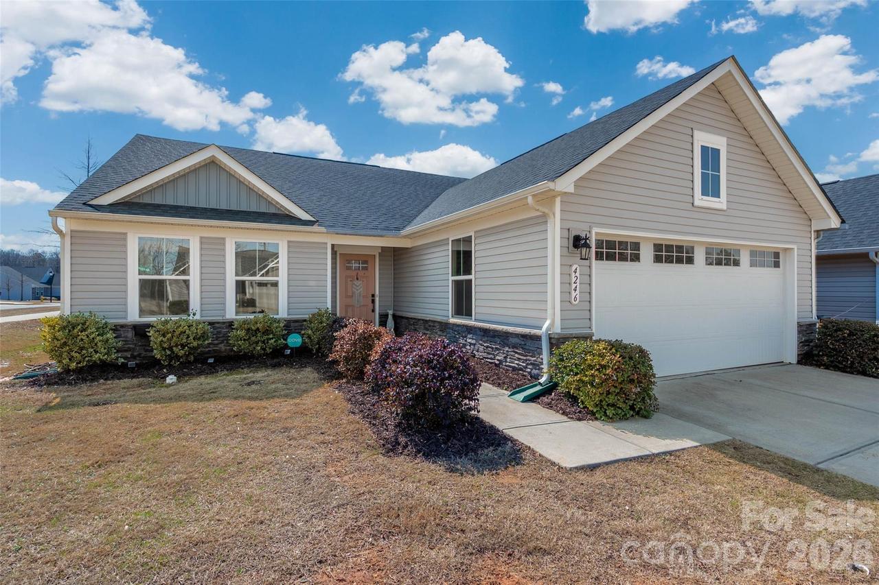 4246 Mackinnon Dr., Charlotte, NC 28214