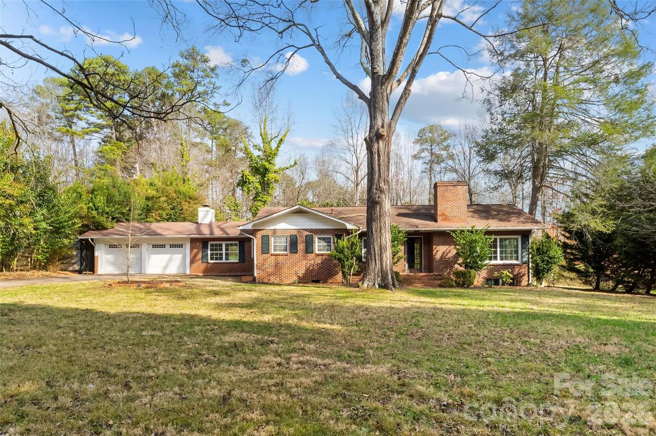 121 33rd Ave., Hickory, NC 28601