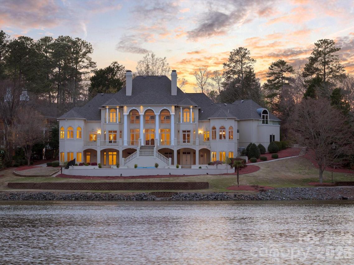 6905 Shinnecock Hill Ln., Charlotte, NC 28277