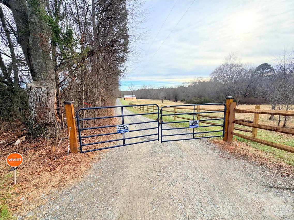 1266 Old Lincolnton Crouse Rd., Crouse, NC 28033