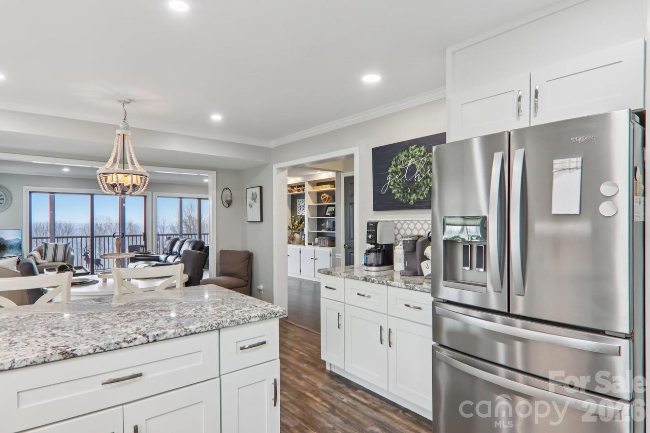 1601 Fleetwood Plz., Hendersonville, NC 28739