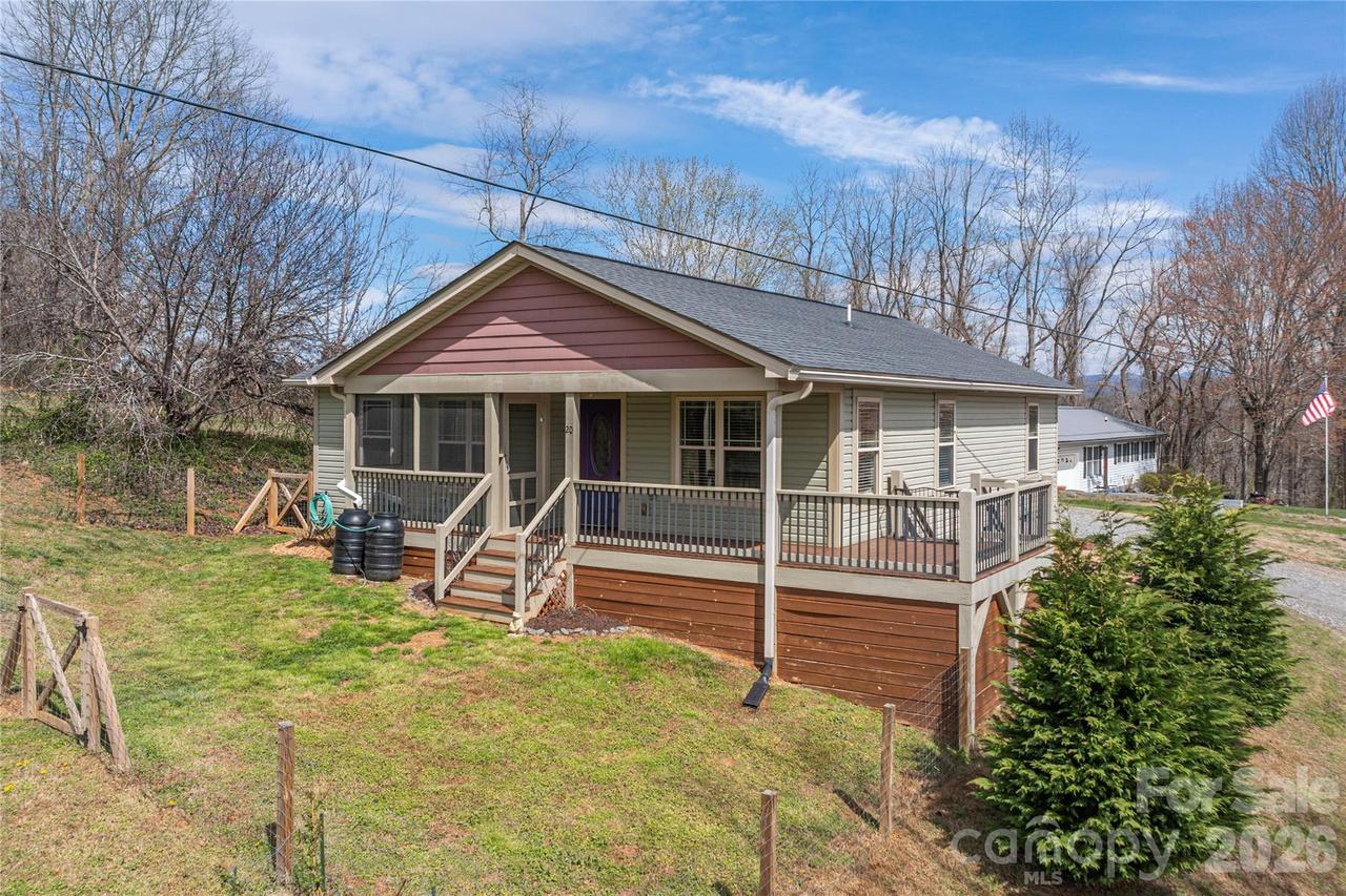 20 Golden Tree Ln., Asheville, NC 28806