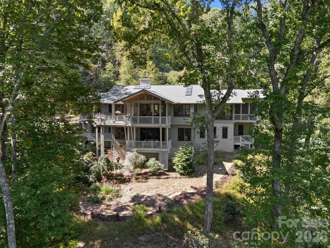 466 Sweetwater Ln., Pisgah Forest, NC 28768