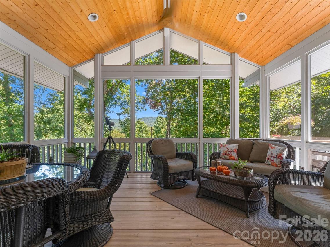 466 Sweetwater Ln., Pisgah Forest, NC 28768