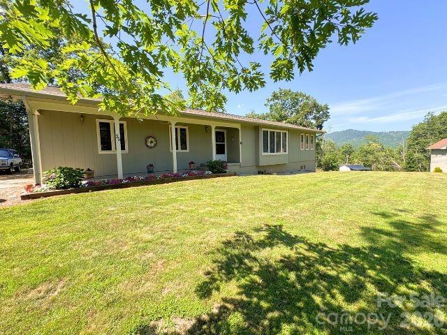 35 Azalea Dr., Spruce Pine, NC 28777