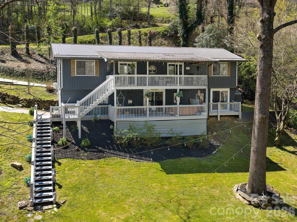 228 White Oak Rd., Waynesville, NC 28785