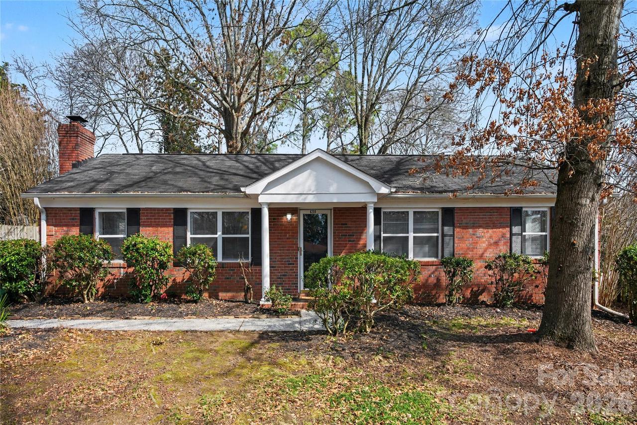 8205 Meadowind Cir., Charlotte, NC 28226