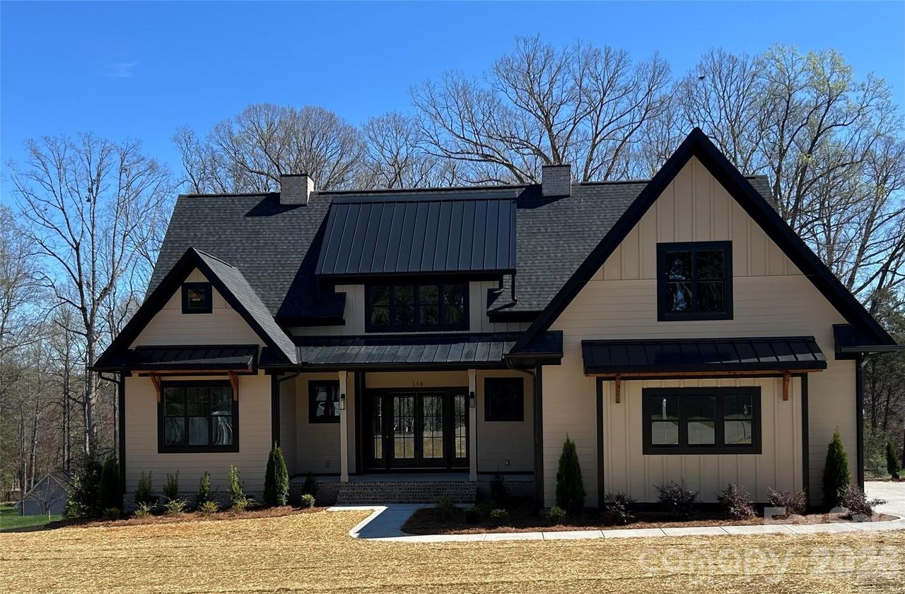 130 Mcneil Ln., Mooresville, NC 28117