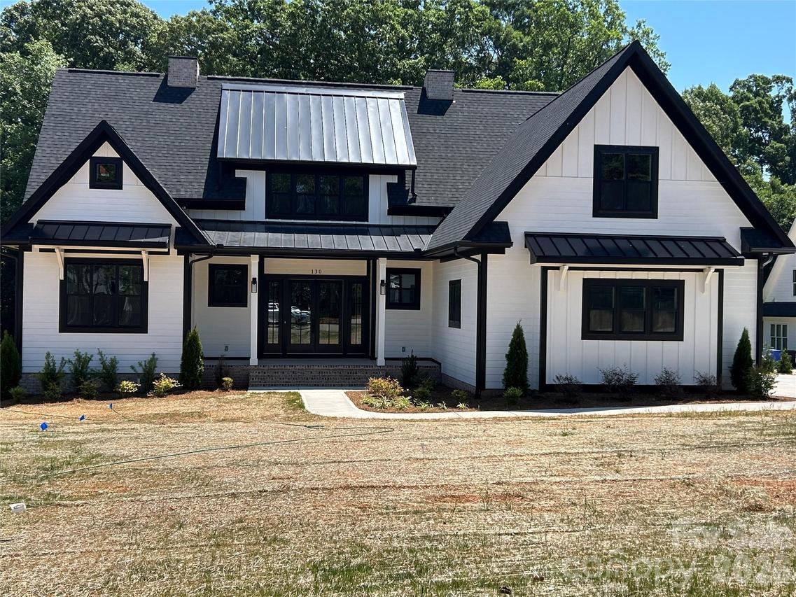 130 Mcneil Ln., Mooresville, NC 28117