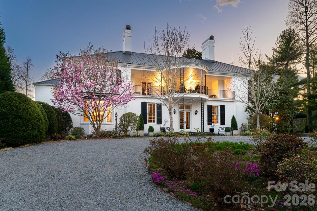 365 Sherwood Dr., Flat Rock, NC 28731