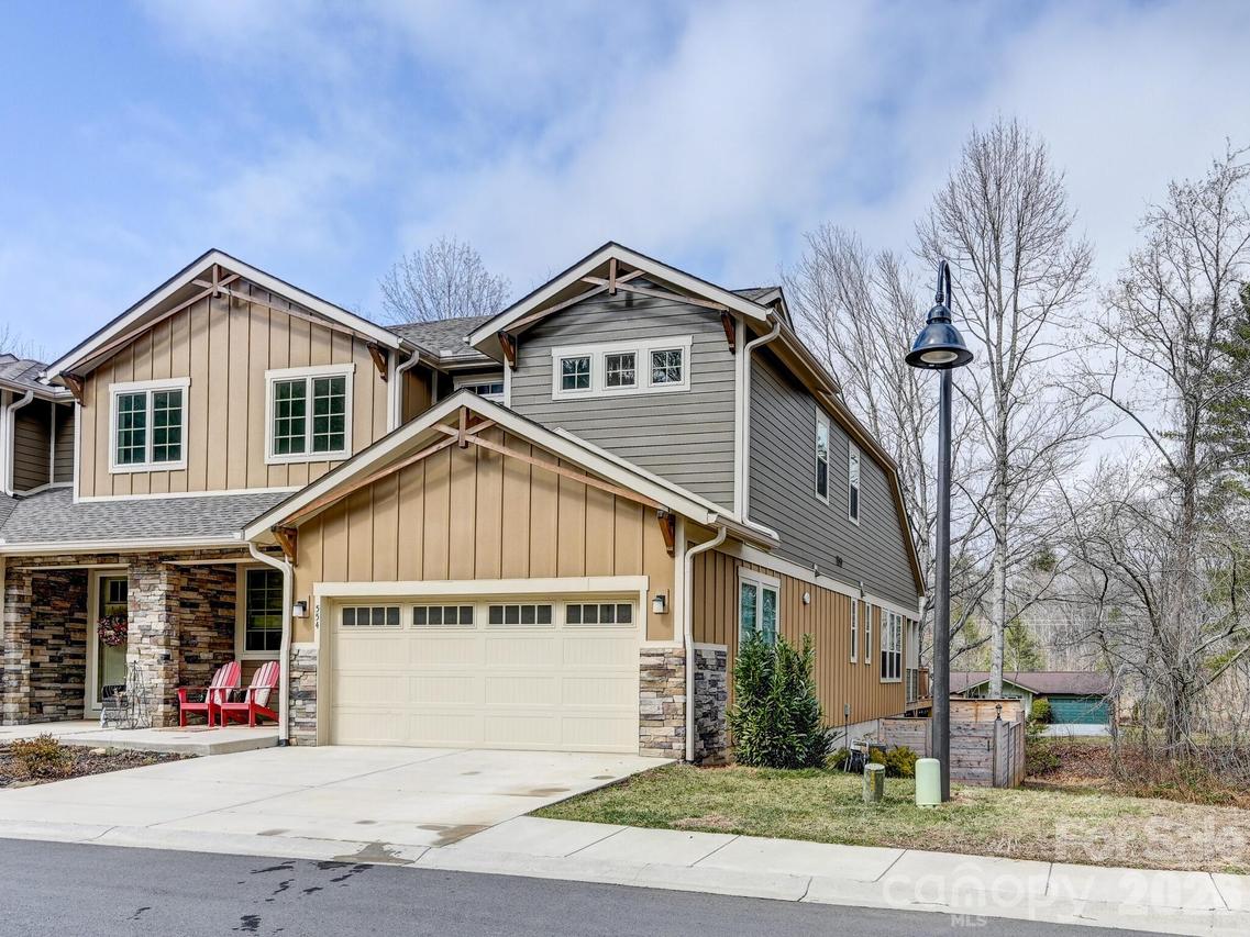 554 Sweet Birch Park Ln., Black Mountain, NC 28711