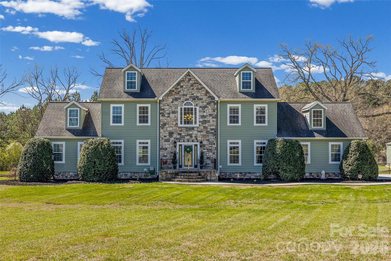 204 Moore Dr., Gastonia, NC 28056