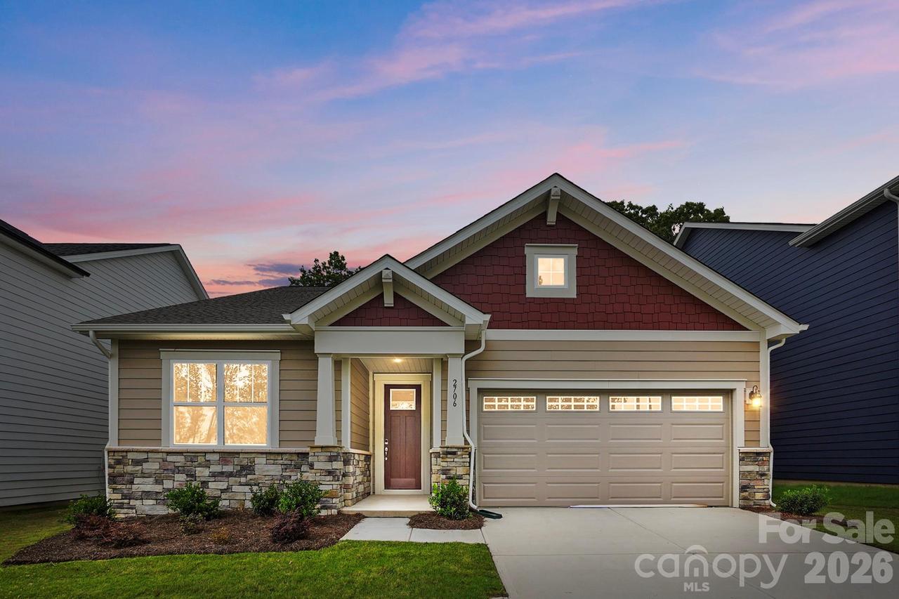 2706 Phoenix Ct., Gastonia, NC 28052