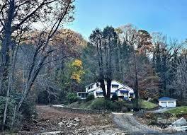 34 Landfair Ln., Hendersonville, NC 28792