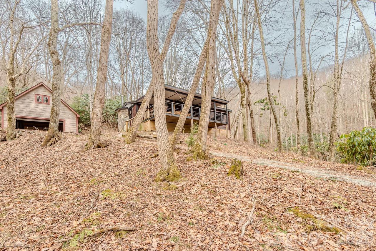 169 Samantha Springs Ln., Elk Park, NC 28622