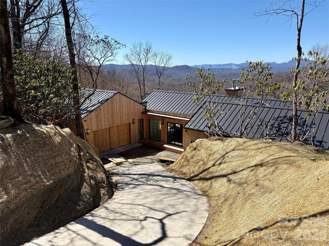 1882 Connestee Tr., Brevard, NC 28712