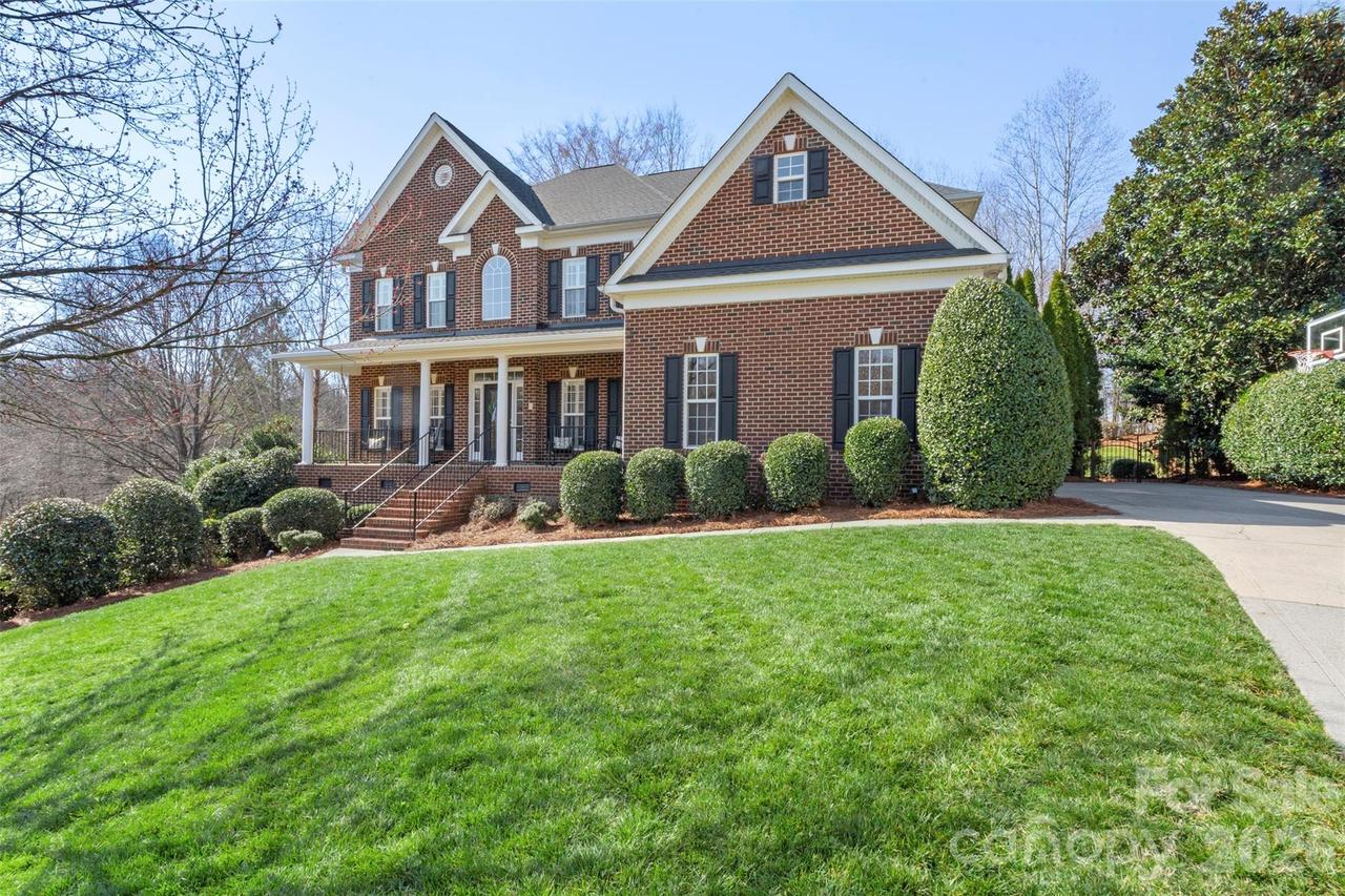 1338 Waynewood Dr., Waxhaw, NC 28173