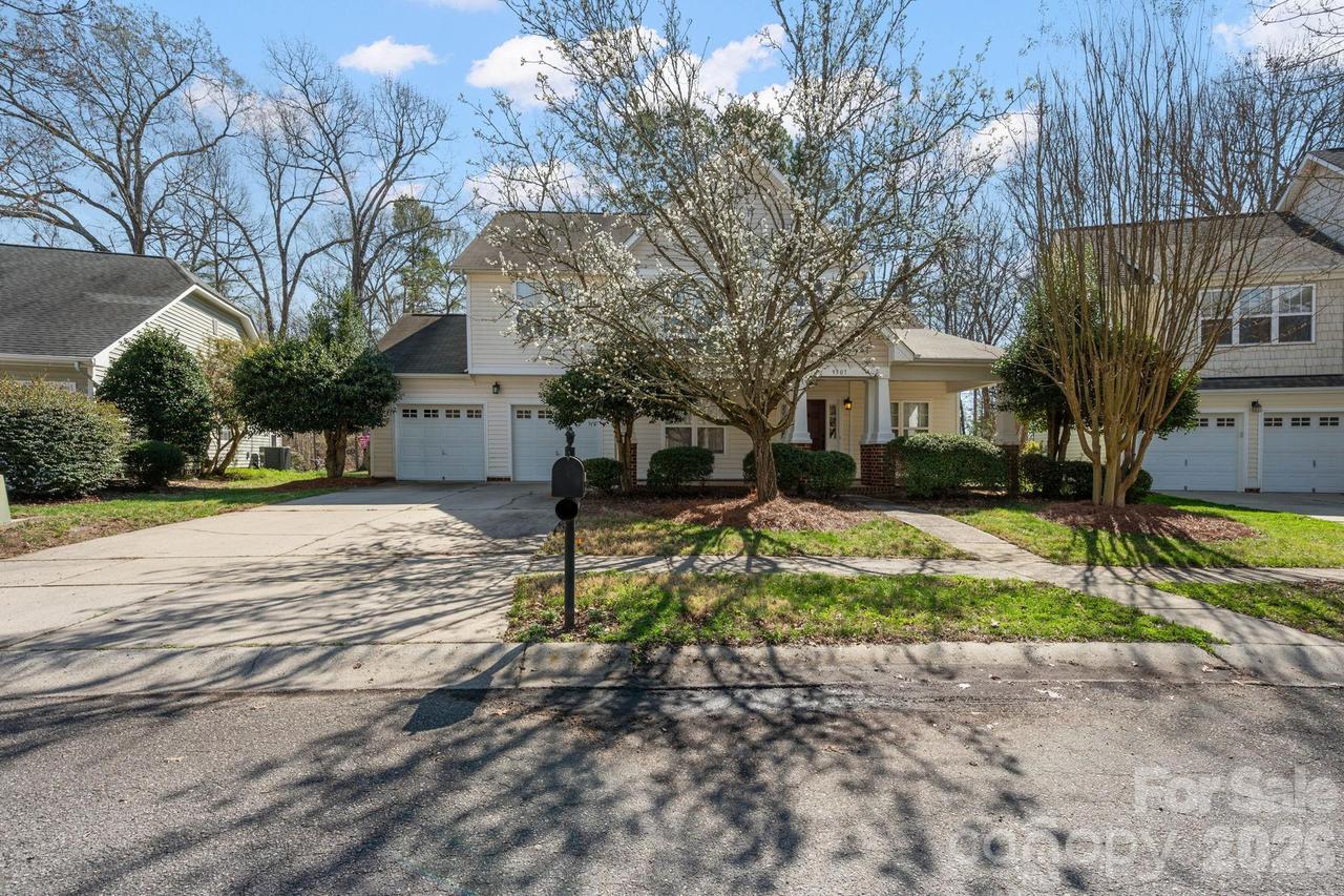 9507 Yearwood Ln., Charlotte, NC 28214